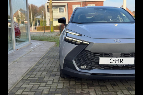Toyota C-HR 1.8 Hybrid First edition | Elektrische achterklep, Dodehoekherkenning, Stoel + Stuurverwarming, Groot scherm, Parkeersensoren