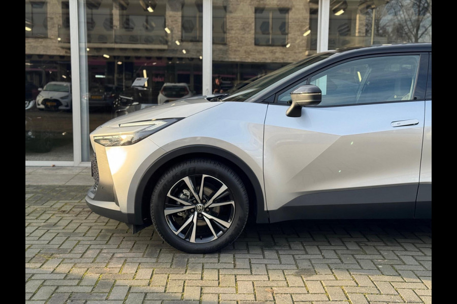 Toyota C-HR 1.8 Hybrid First edition | Elektrische achterklep, Dodehoekherkenning, Stoel + Stuurverwarming, Groot scherm, Parkeersensoren