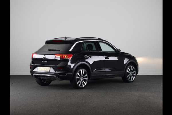 Volkswagen T-Roc 1.0 TSI Style | Parkeersensoren (Park assist) | Adaptieve cruise control | Carplay & Android auto |