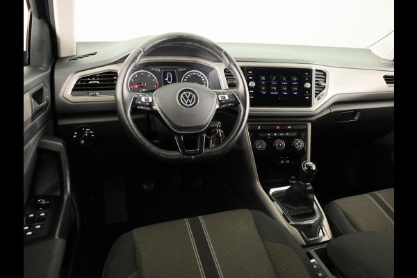 Volkswagen T-Roc 1.0 TSI Style | Parkeersensoren (Park assist) | Adaptieve cruise control | Carplay & Android auto |