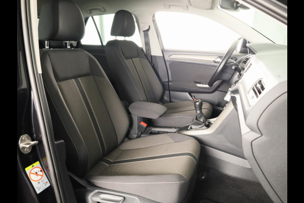 Volkswagen T-Roc 1.0 TSI Style | Parkeersensoren (Park assist) | Adaptieve cruise control | Carplay & Android auto |