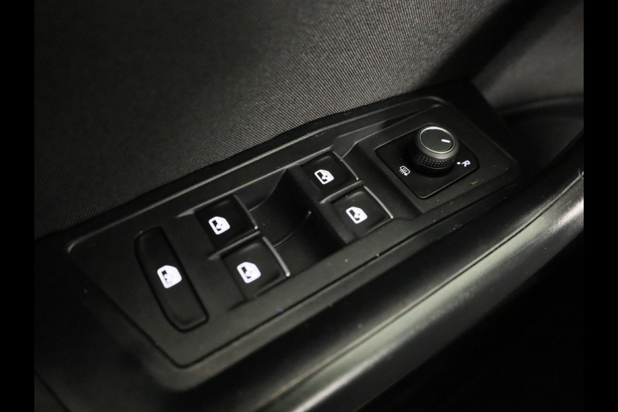 Volkswagen T-Roc 1.0 TSI Style | Parkeersensoren (Park assist) | Adaptieve cruise control | Carplay & Android auto |