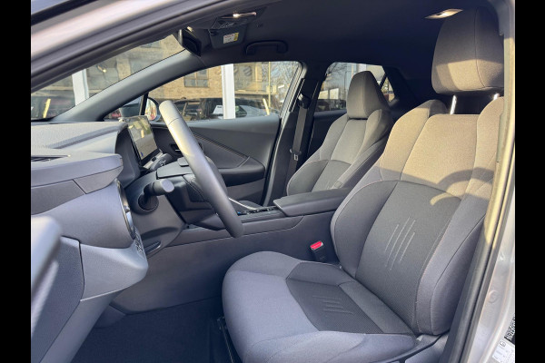 Toyota C-HR 1.8 Hybrid First edition | Elektrische achterklep, Dodehoekherkenning, Stoel + Stuurverwarming, Groot scherm, Parkeersensoren