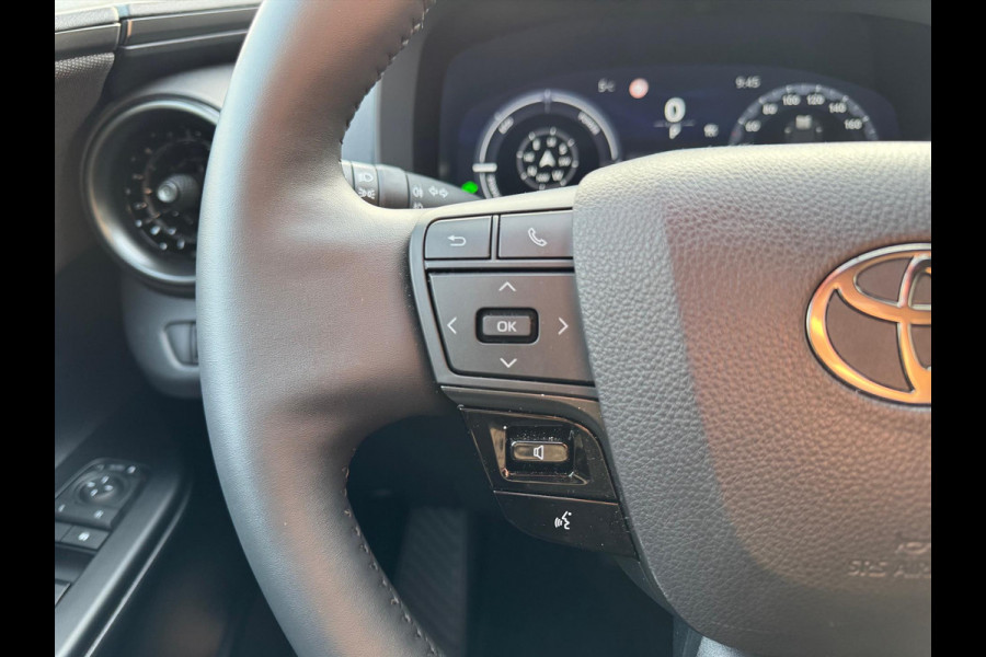 Toyota C-HR 1.8 Hybrid First edition | Elektrische achterklep, Dodehoekherkenning, Stoel + Stuurverwarming, Groot scherm, Parkeersensoren