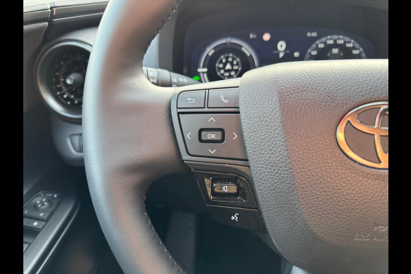 Toyota C-HR 1.8 Hybrid First edition | Elektrische achterklep, Dodehoekherkenning, Stoel + Stuurverwarming, Groot scherm, Parkeersensoren