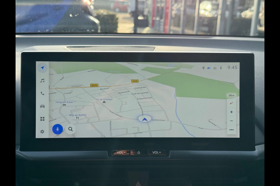 Toyota C-HR 1.8 Hybrid First edition | Elektrische achterklep, Dodehoekherkenning, Stoel + Stuurverwarming, Groot scherm, Parkeersensoren