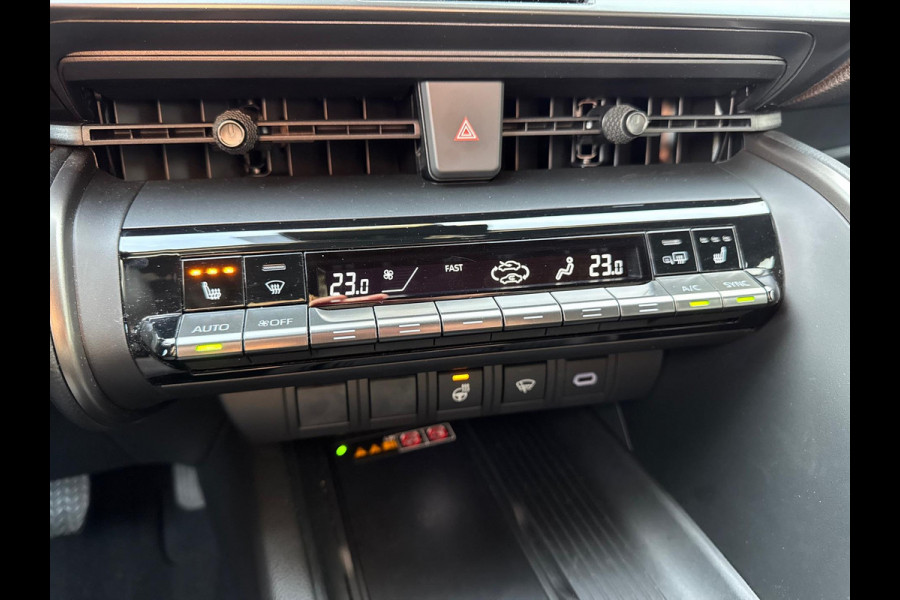 Toyota C-HR 1.8 Hybrid First edition | Elektrische achterklep, Dodehoekherkenning, Stoel + Stuurverwarming, Groot scherm, Parkeersensoren