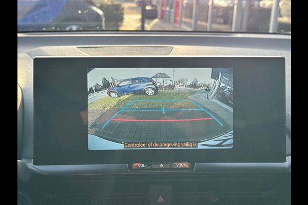 Toyota C-HR 1.8 Hybrid First edition | Elektrische achterklep, Dodehoekherkenning, Stoel + Stuurverwarming, Groot scherm, Parkeersensoren