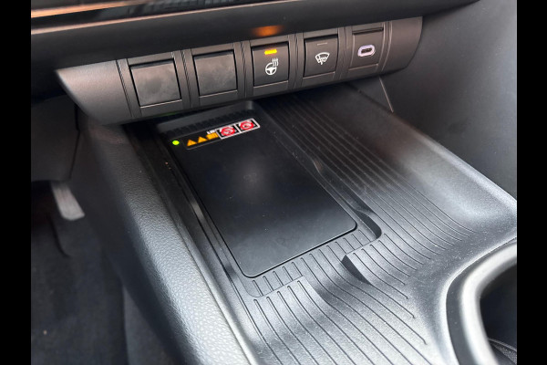 Toyota C-HR 1.8 Hybrid First edition | Elektrische achterklep, Dodehoekherkenning, Stoel + Stuurverwarming, Groot scherm, Parkeersensoren