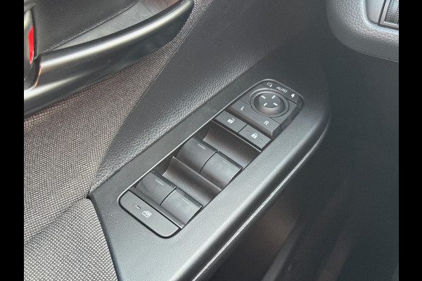 Toyota C-HR 1.8 Hybrid First edition | Elektrische achterklep, Dodehoekherkenning, Stoel + Stuurverwarming, Groot scherm, Parkeersensoren