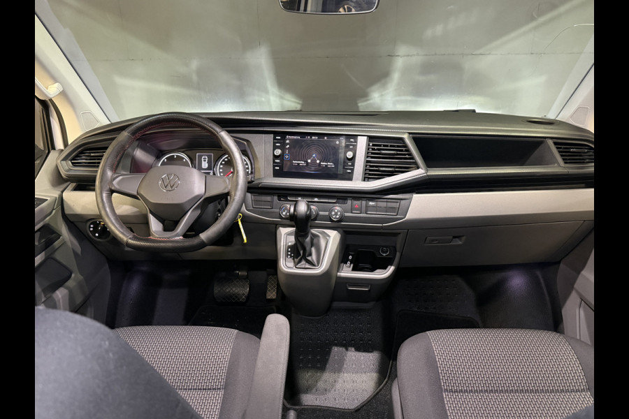 Volkswagen Transporter 2.0 TDI L2H1 30 DC Highline | Origineel NL | Apple carplay | Camera | Trekhaak |