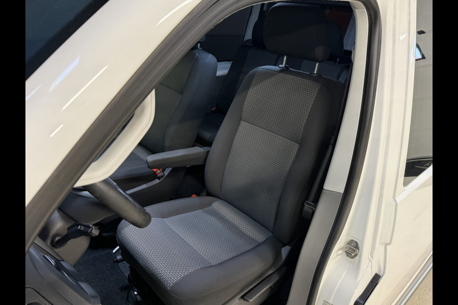 Volkswagen Transporter 2.0 TDI L2H1 30 DC Highline | Origineel NL | Apple carplay | Camera | Trekhaak |