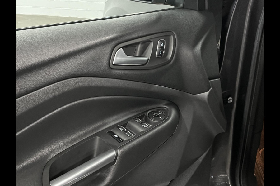 Ford Kuga 1.5 EcoBoost ST Line Trekhaak | Cruise control | Voorruit verwarming | Climate control | Stoelverwarming | Keyless | Dode hoek assistent