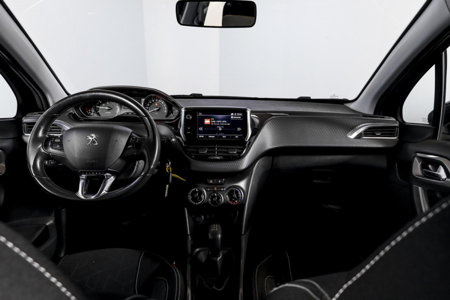 Peugeot 2008 1.2 PureTech 110 PK Blue Lion Orig. NL | Cruise | Stoelverwarming | PDC | NAV | Airco | Trekhaak | LM 16" |