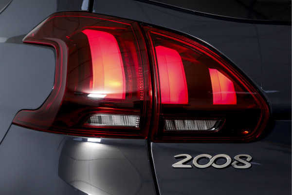 Peugeot 2008 1.2 PureTech 110 PK Blue Lion Orig. NL | Cruise | Stoelverwarming | PDC | NAV | Airco | Trekhaak | LM 16" |