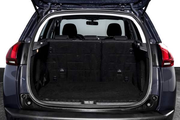 Peugeot 2008 1.2 PureTech 110 PK Blue Lion Orig. NL | Cruise | Stoelverwarming | PDC | NAV | Airco | Trekhaak | LM 16" |