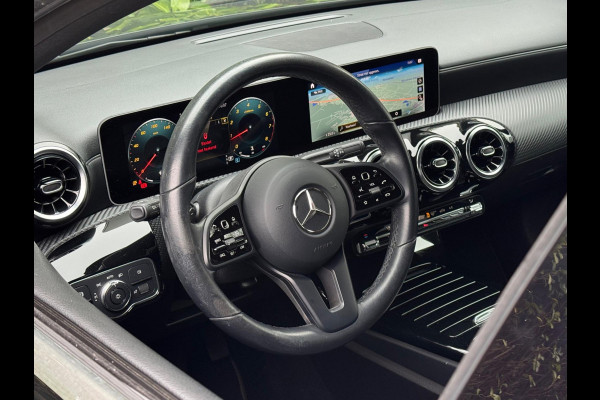 Mercedes-Benz A-Klasse A180 BUSINESS SOLUTION STOELVERWARMING FULLSCREEN DAB+ NAP HALF LEDER