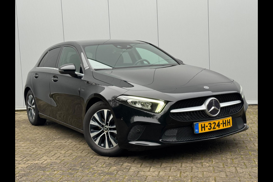 Mercedes-Benz A-Klasse A180 BUSINESS SOLUTION STOELVERWARMING FULLSCREEN DAB+ NAP HALF LEDER