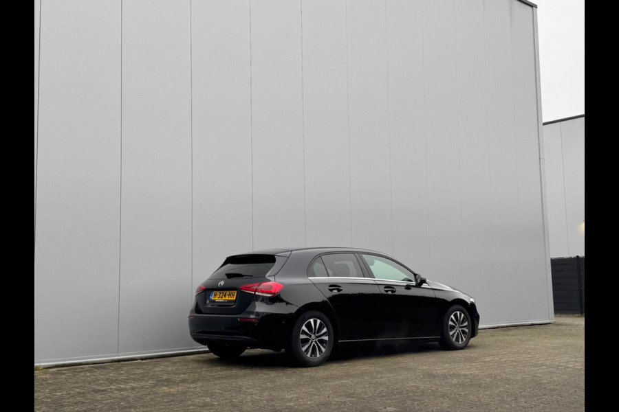 Mercedes-Benz A-Klasse A180 BUSINESS SOLUTION STOELVERWARMING FULLSCREEN DAB+ NAP HALF LEDER