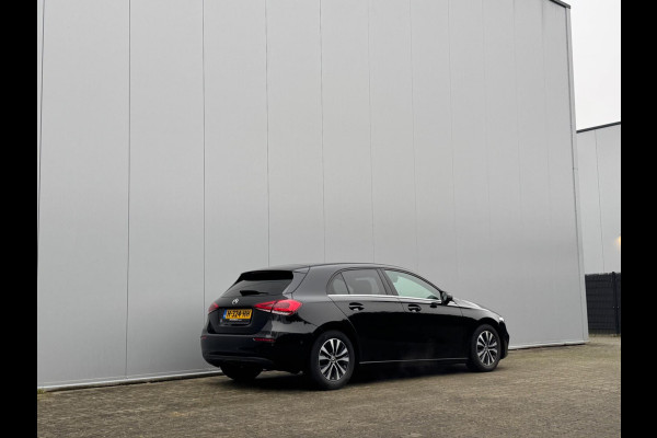 Mercedes-Benz A-Klasse A180 BUSINESS SOLUTION STOELVERWARMING FULLSCREEN DAB+ NAP HALF LEDER
