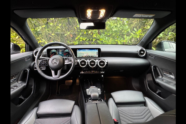 Mercedes-Benz A-Klasse A180 BUSINESS SOLUTION STOELVERWARMING FULLSCREEN DAB+ NAP HALF LEDER