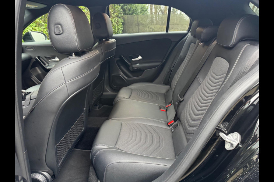 Mercedes-Benz A-Klasse A180 BUSINESS SOLUTION STOELVERWARMING FULLSCREEN DAB+ NAP HALF LEDER