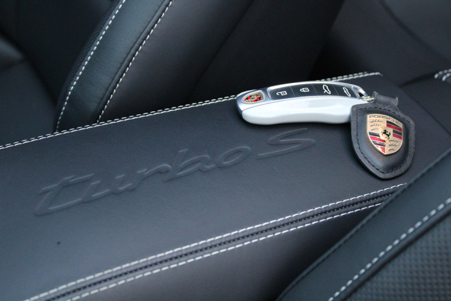 Porsche 911 Cabrio 3.8 Turbo S | NAP | SPORT DESIGN | LIFT | €390.751 NP | BURMESTER | 360 | KEYLESS | KERAMISCH | MEMORY |