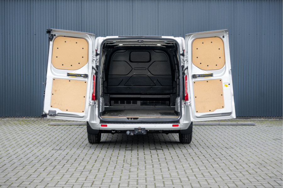 Ford Transit Custom 2.0 TDCI L1H1 Limited | 130PK | Carplay | Camera | Trekhaak | Cruise | Airco