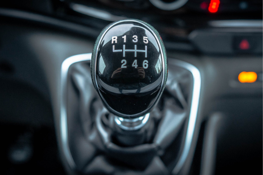 Ford Transit Custom 2.0 TDCI L1H1 Limited | 130PK | Carplay | Camera | Trekhaak | Cruise | Airco