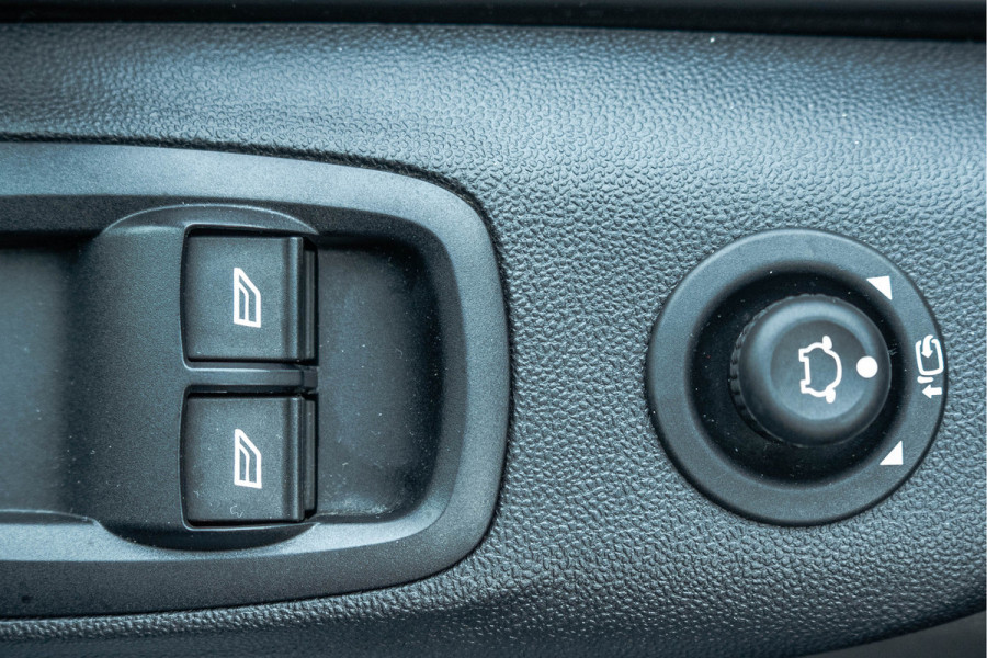 Ford Transit Custom 2.0 TDCI L1H1 Limited | 130PK | Carplay | Camera | Trekhaak | Cruise | Airco