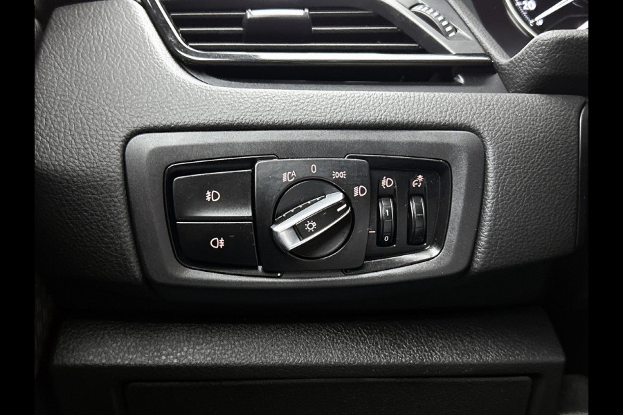 BMW 2 Serie Active Tourer 218i Executive Automaat (NAVIGATIE, PARKEERSENSOREN, LED, CLIMA, DEALER ONDERHOUDEN)