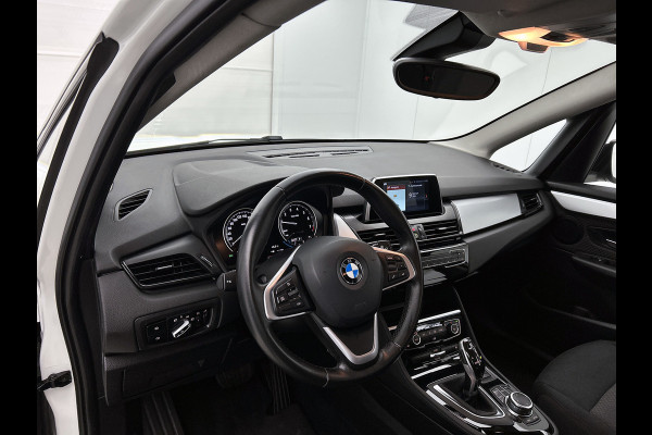 BMW 2 Serie Active Tourer 218i Executive Automaat (NAVIGATIE, PARKEERSENSOREN, LED, CLIMA, DEALER ONDERHOUDEN)