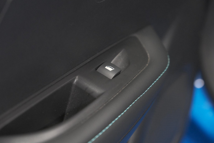 Peugeot 208 PureTech 100 EAT8 Allure Pack | Camera | Leer-Pakket | Stoelverwarming | Apple Carplay