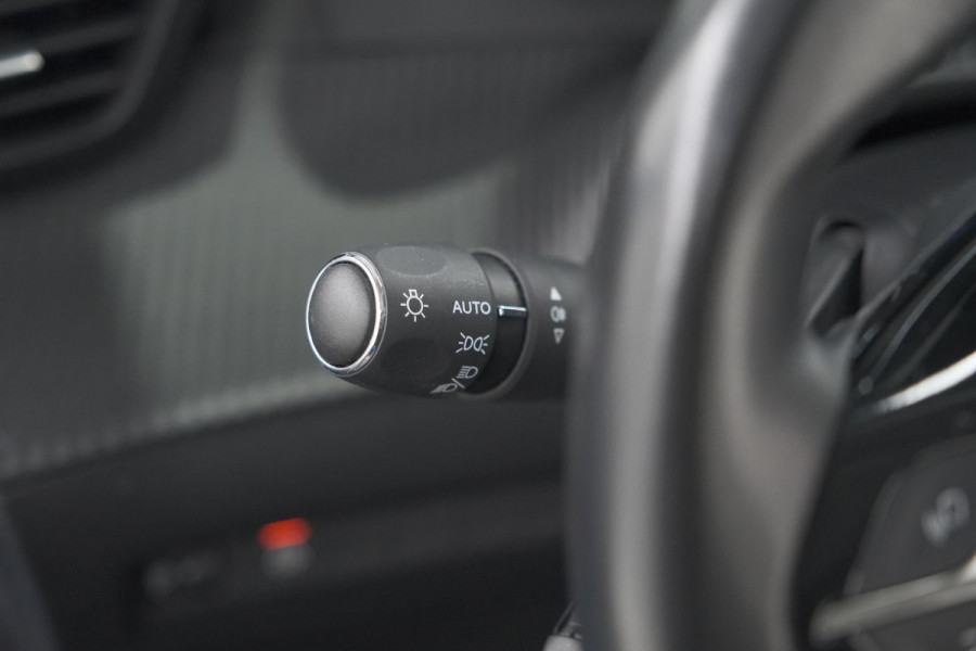 Peugeot 208 PureTech 100 EAT8 Allure Pack | Camera | Leer-Pakket | Stoelverwarming | Apple Carplay