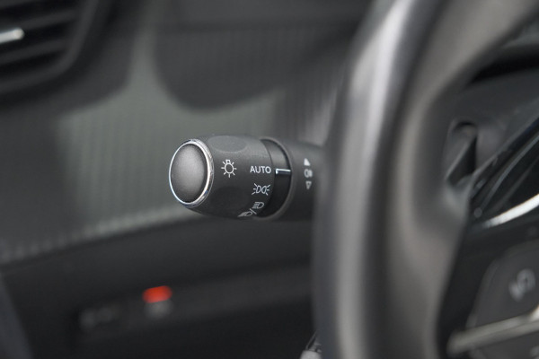 Peugeot 208 PureTech 100 EAT8 Allure Pack | Camera | Leer-Pakket | Stoelverwarming | Apple Carplay