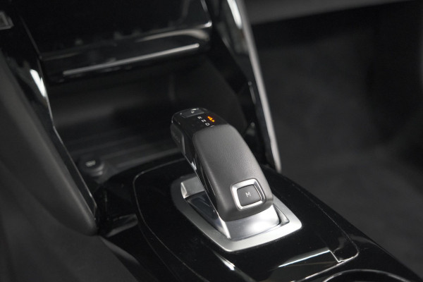 Peugeot 208 PureTech 100 EAT8 Allure Pack | Camera | Leer-Pakket | Stoelverwarming | Apple Carplay