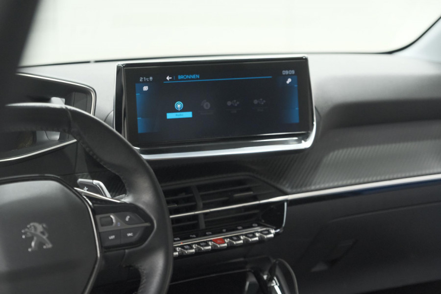 Peugeot 208 PureTech 100 EAT8 Allure Pack | Camera | Leer-Pakket | Stoelverwarming | Apple Carplay