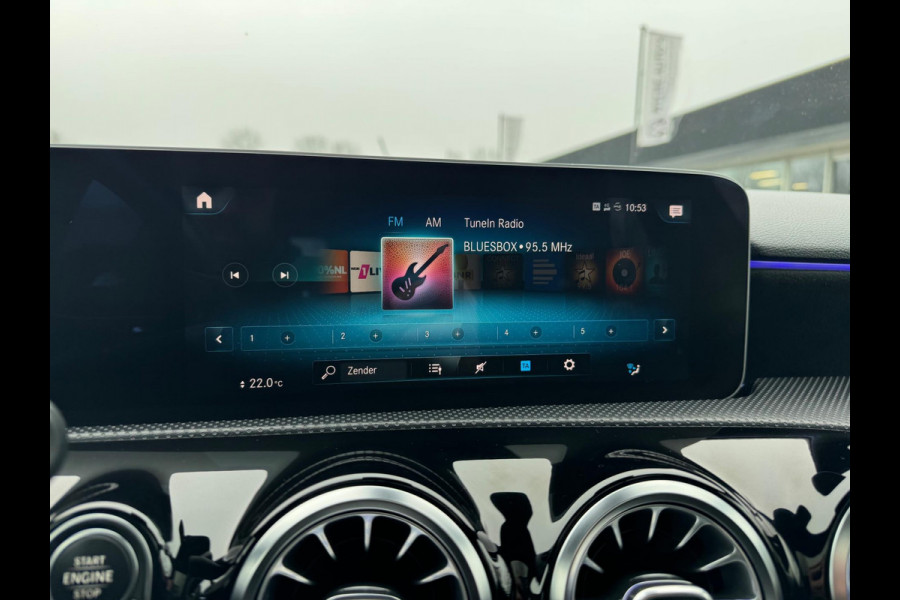 Mercedes-Benz A-Klasse 200 AMG Panorama Leder Camera Led Night pakket