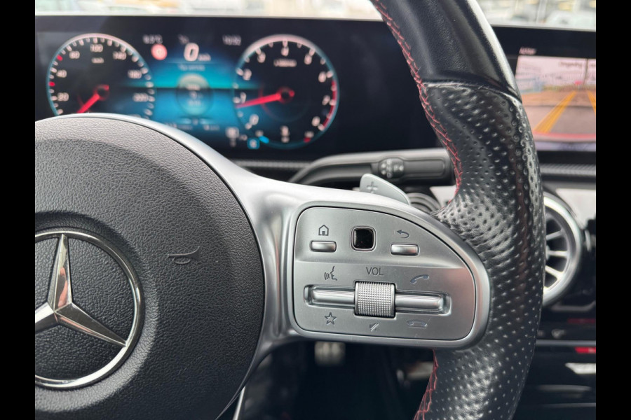 Mercedes-Benz A-Klasse 200 AMG Panorama Leder Camera Led Night pakket