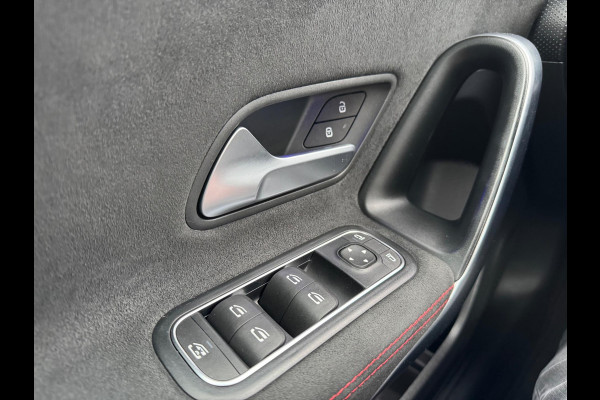 Mercedes-Benz A-Klasse 200 AMG Panorama Leder Camera Led Night pakket
