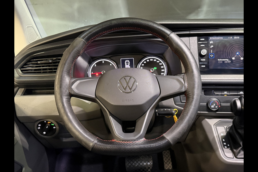 Volkswagen Transporter 2.0 TDI L2H1 30 DC Highline | Origineel NL | Apple carplay | Camera | Trekhaak |