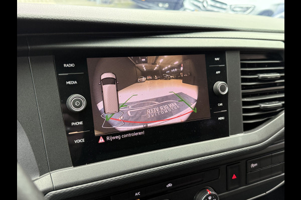 Volkswagen Transporter 2.0 TDI L2H1 30 DC Highline | Origineel NL | Apple carplay | Camera | Trekhaak |