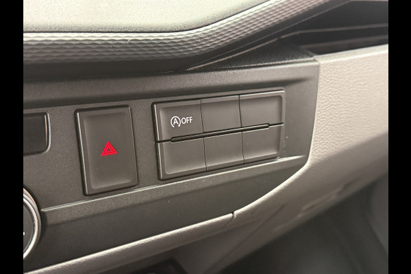 Volkswagen Transporter 2.0 TDI L2H1 30 DC Highline | Origineel NL | Apple carplay | Camera | Trekhaak |