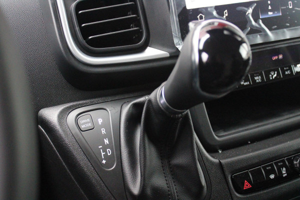 Peugeot Boxer 2.2 BlueHDi 180PK AUTOMAAT L4H2 3.5t HEAVY DUTY | TREKHAAK | PACK WINTER 2: (VERWARMBARE BESTUURDERSSTOEL/VOORRUIT/STANDKACHEL PROGAMEERBAAR) | PAKKET HANDSFREE & CENTRAL GLOVEBOX | ACHTERDEUREN 270° TE OPENEN | VOLWAARDIG RESERVEWIEL | PASSAGIERSSTOEL IN HOOGHTE VERSTELBAAR MET ARMSTEUN EN LENDESTEUN | TECHNO PLUS PAKKET: (10" TOUCHSCREEN MET APPLE CARPLAY EN ANDROID AUTO/CLIMATE CONTROL/EXTRA USB POORTEN/DRAADLOZE TELEFOONLADER/DIGITAAL INSTRUMENTENPANEEL) | NAVIGATIE |