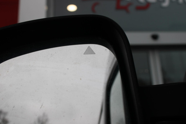 Peugeot Boxer 2.2 BlueHDi 180PK AUTOMAAT L4H2 3.5t HEAVY DUTY | TREKHAAK | PACK WINTER 2: (VERWARMBARE BESTUURDERSSTOEL/VOORRUIT/STANDKACHEL PROGAMEERBAAR) | PAKKET HANDSFREE & CENTRAL GLOVEBOX | ACHTERDEUREN 270° TE OPENEN | VOLWAARDIG RESERVEWIEL | PASSAGIERSSTOEL IN HOOGHTE VERSTELBAAR MET ARMSTEUN EN LENDESTEUN | TECHNO PLUS PAKKET: (10" TOUCHSCREEN MET APPLE CARPLAY EN ANDROID AUTO/CLIMATE CONTROL/EXTRA USB POORTEN/DRAADLOZE TELEFOONLADER/DIGITAAL INSTRUMENTENPANEEL) | NAVIGATIE |