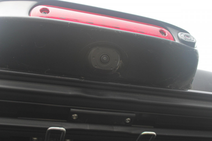 Peugeot Boxer 2.2 BlueHDi 180PK AUTOMAAT L4H2 3.5t HEAVY DUTY | TREKHAAK | PACK WINTER 2: (VERWARMBARE BESTUURDERSSTOEL/VOORRUIT/STANDKACHEL PROGAMEERBAAR) | PAKKET HANDSFREE & CENTRAL GLOVEBOX | ACHTERDEUREN 270° TE OPENEN | VOLWAARDIG RESERVEWIEL | PASSAGIERSSTOEL IN HOOGHTE VERSTELBAAR MET ARMSTEUN EN LENDESTEUN | TECHNO PLUS PAKKET: (10" TOUCHSCREEN MET APPLE CARPLAY EN ANDROID AUTO/CLIMATE CONTROL/EXTRA USB POORTEN/DRAADLOZE TELEFOONLADER/DIGITAAL INSTRUMENTENPANEEL) | NAVIGATIE |