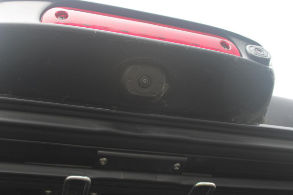 Peugeot Boxer 2.2 BlueHDi 180PK AUTOMAAT L4H2 3.5t HEAVY DUTY | TREKHAAK | PACK WINTER 2: (VERWARMBARE BESTUURDERSSTOEL/VOORRUIT/STANDKACHEL PROGAMEERBAAR) | PAKKET HANDSFREE & CENTRAL GLOVEBOX | ACHTERDEUREN 270° TE OPENEN | VOLWAARDIG RESERVEWIEL | PASSAGIERSSTOEL IN HOOGHTE VERSTELBAAR MET ARMSTEUN EN LENDESTEUN | TECHNO PLUS PAKKET: (10" TOUCHSCREEN MET APPLE CARPLAY EN ANDROID AUTO/CLIMATE CONTROL/EXTRA USB POORTEN/DRAADLOZE TELEFOONLADER/DIGITAAL INSTRUMENTENPANEEL) | NAVIGATIE |