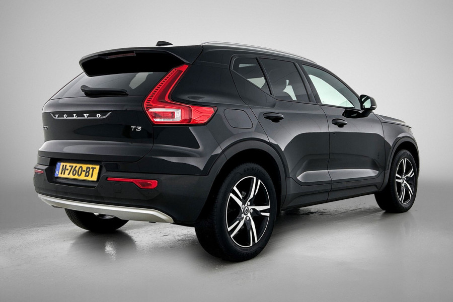 Volvo XC40 1.5 T3 Momentum Pro (PANORAMADAK, ELETK. WEGKLAPBARE TREKHAAK, 1e EIGENAAR, CAMERA, LED, SFEER, DEALER ONDERHOUDEN)