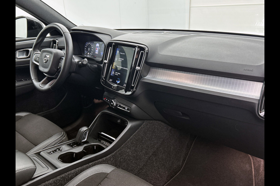 Volvo XC40 1.5 T3 Momentum Pro (PANORAMADAK, ELETK. WEGKLAPBARE TREKHAAK, 1e EIGENAAR, CAMERA, LED, SFEER, DEALER ONDERHOUDEN)