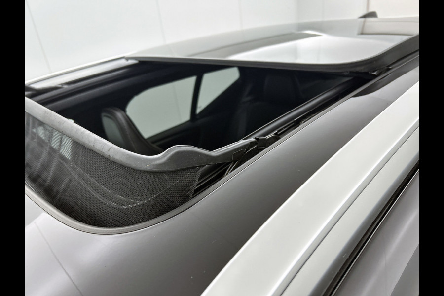 Volvo XC40 1.5 T3 Momentum Pro (PANORAMADAK, ELETK. WEGKLAPBARE TREKHAAK, 1e EIGENAAR, CAMERA, LED, SFEER, DEALER ONDERHOUDEN)